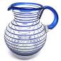  / Jarra de vidrio soplado con espiral azul cobalto, 120 oz, Vidrio Reciclado, Libre de Plomo y Toxinas